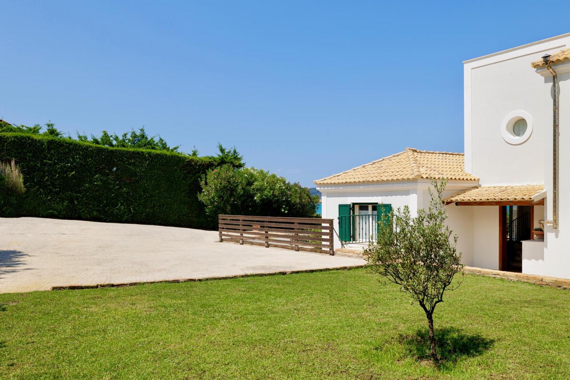 Beachfront Villa Victoras - With Private Beach Sidárion Exteriér fotografie