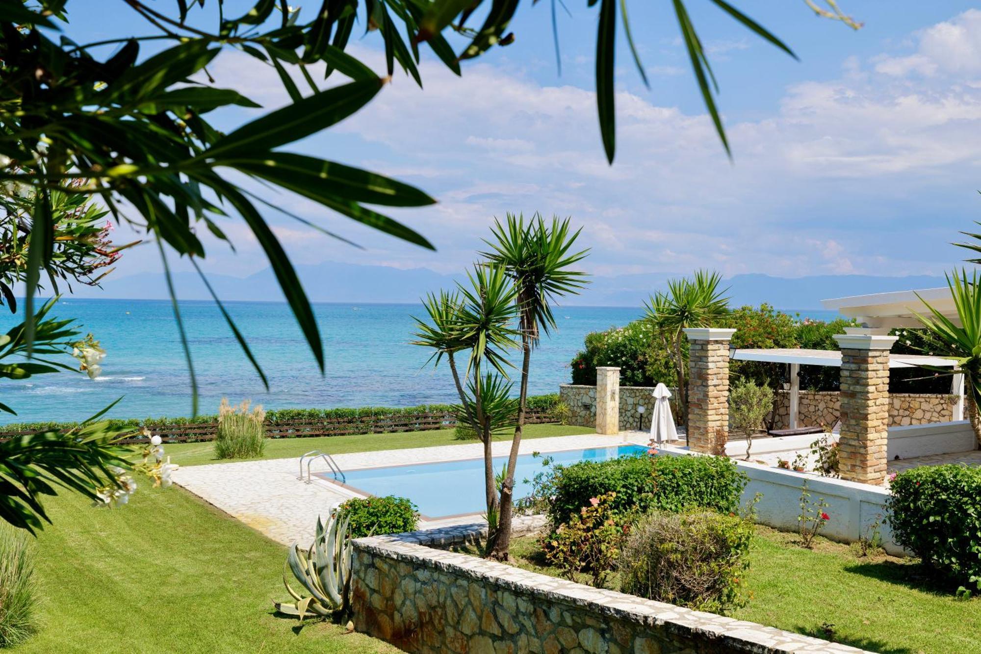 Beachfront Villa Victoras - With Private Beach Sidárion Exteriér fotografie