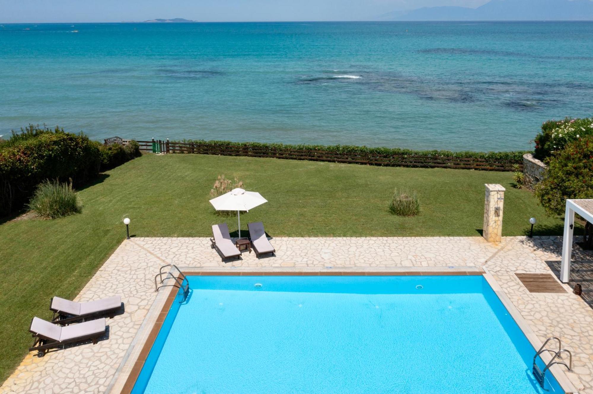 Beachfront Villa Victoras - With Private Beach Sidárion Exteriér fotografie
